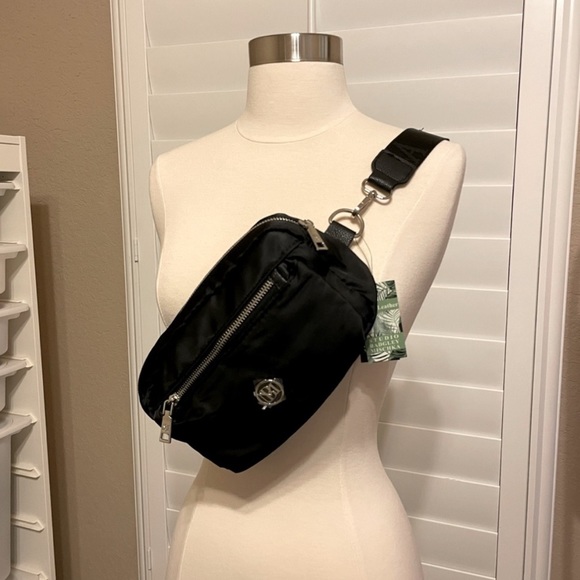 Badgley Mischka Handbags - Black Badgley Mischka Cross Over Bag
